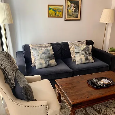Lovely Barrio Apartment
